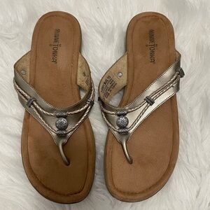 Minnetonka Women's Metallic Sandals Size 10